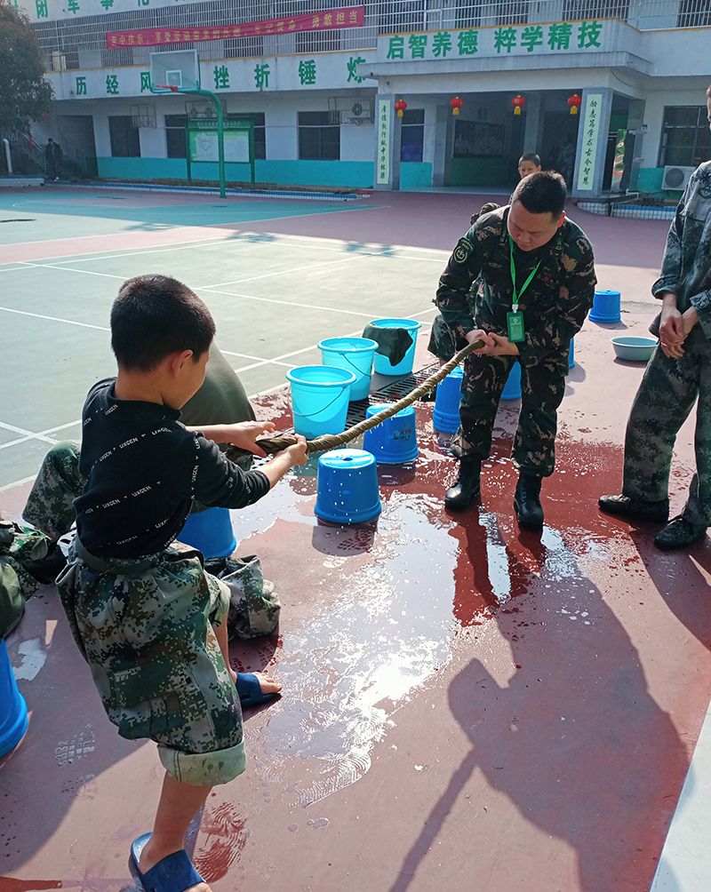 全封闭叛逆孩子特训营