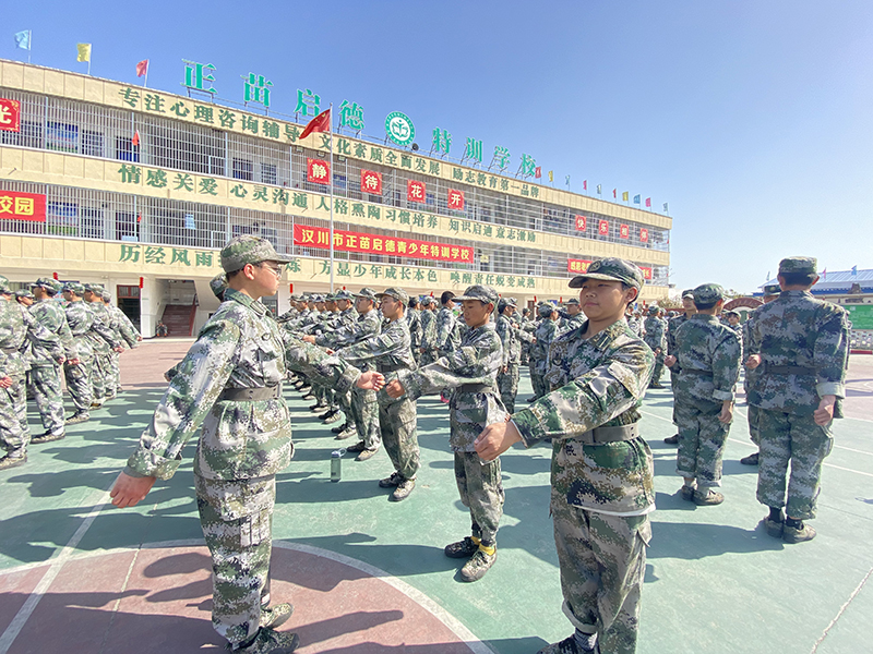 专门管教叛逆不听话网瘾逃课孩子的学校