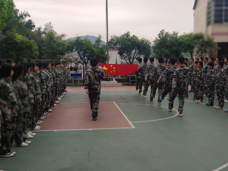 正规管教叛逆不听话青少年的封闭式学校