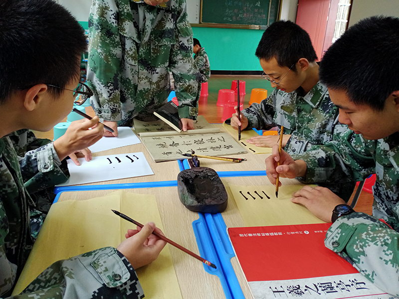 正规全封闭改造叛逆青少年厌学的学校