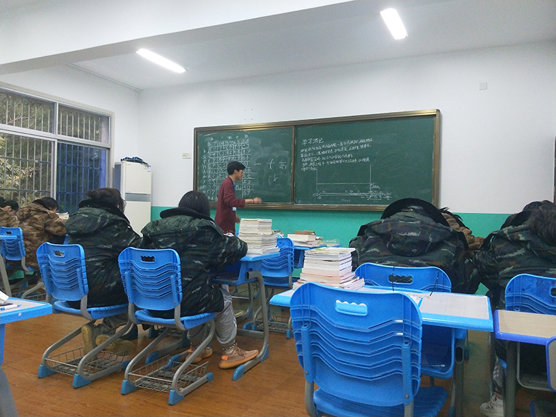 保山少年叛逆期网瘾逃课早恋全封闭特训学校