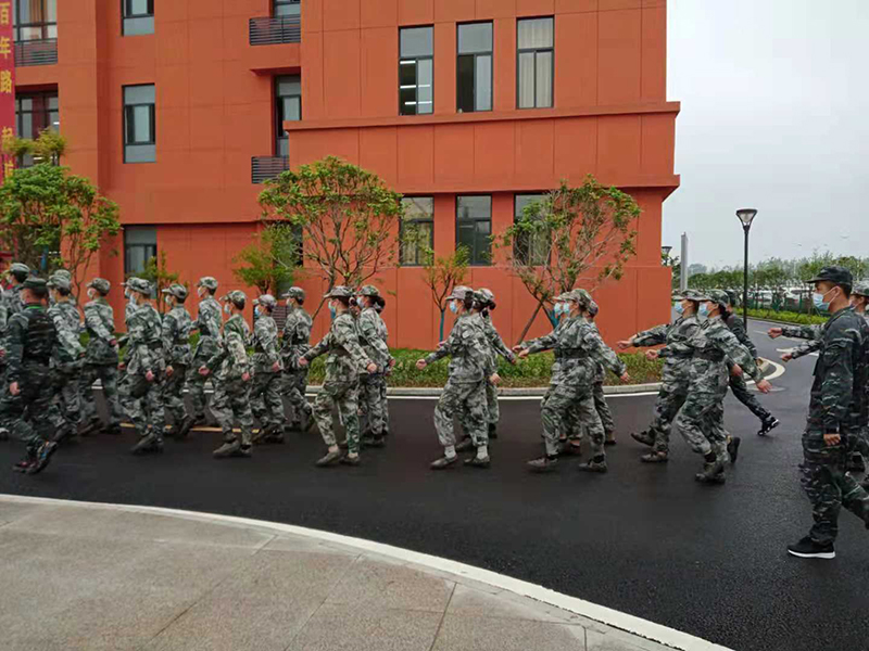 少年叛逆逃学网瘾全封闭管理学校